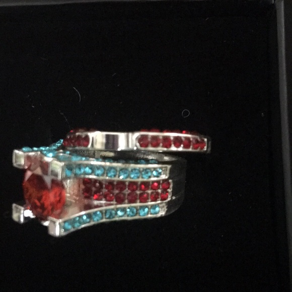 Silver ring - Picture 2 of 3